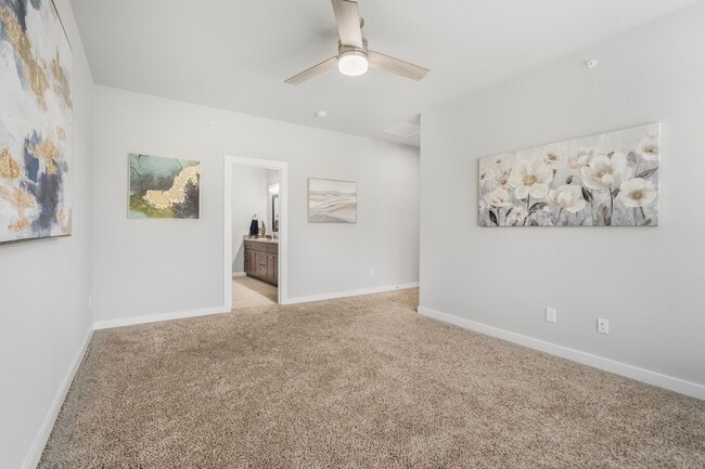 Building Photo - 5871 Rivendell Dr