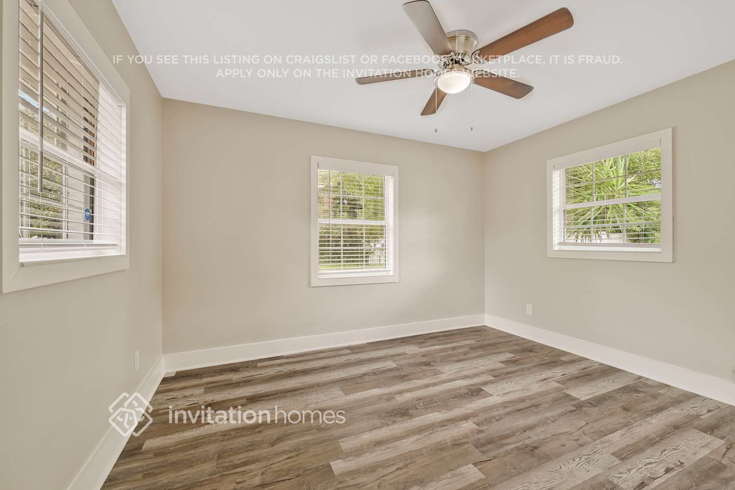 Building Photo - 450 Iris Rd