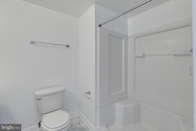 Building Photo - 228 W George St