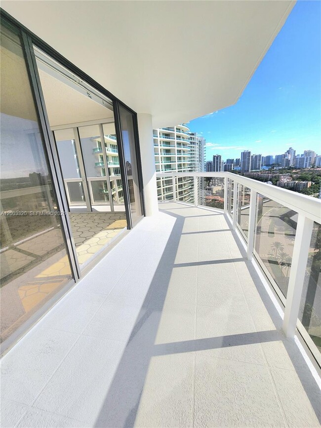 Building Photo - 20185 E Country Club Dr