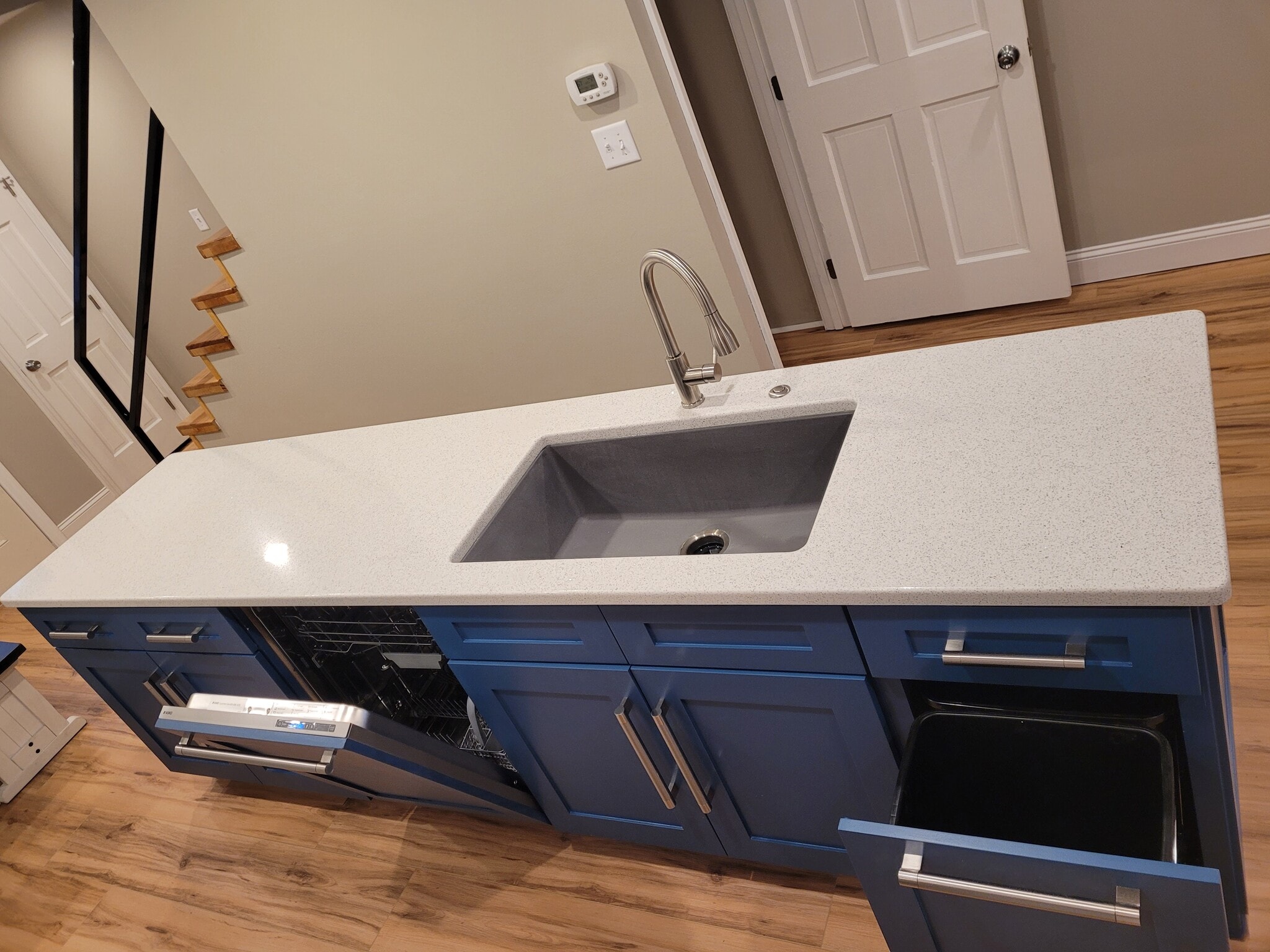 9' Island quartz - 10 Rolling Pines Dr