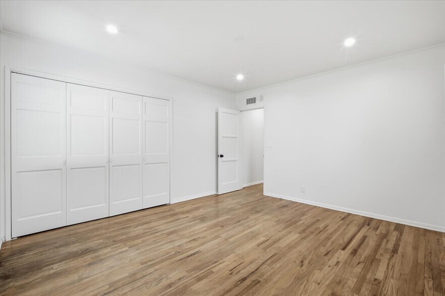 Building Photo - 12818 Hatteras St