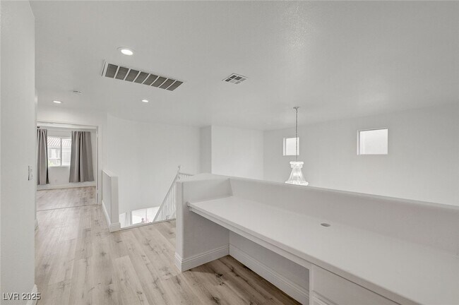Building Photo - 9893 Canyon Peak Dr