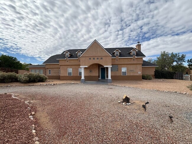 Building Photo - 8612 Eagle Rock Ave NE