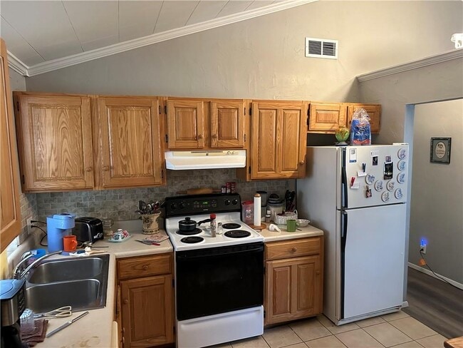 Building Photo - 101 Buffalo St