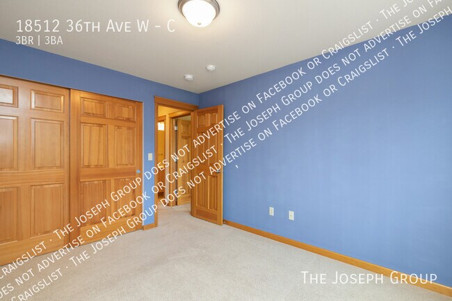 Building Photo - 18512 36th Ave W