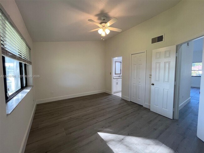 Building Photo - 9795 SW 138th Ave