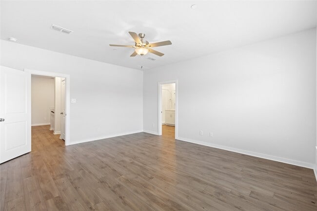 Building Photo - 3015 Dovedale St