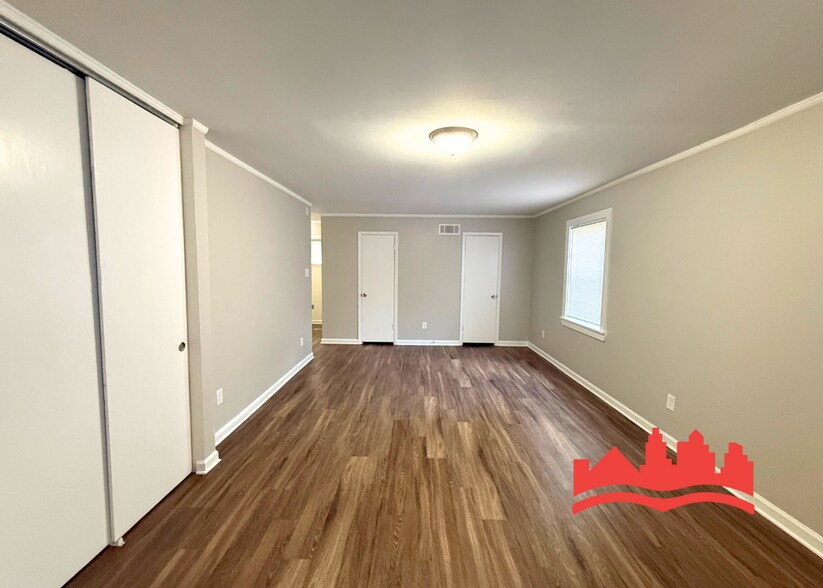 Building Photo - 1241 Broadmoor St