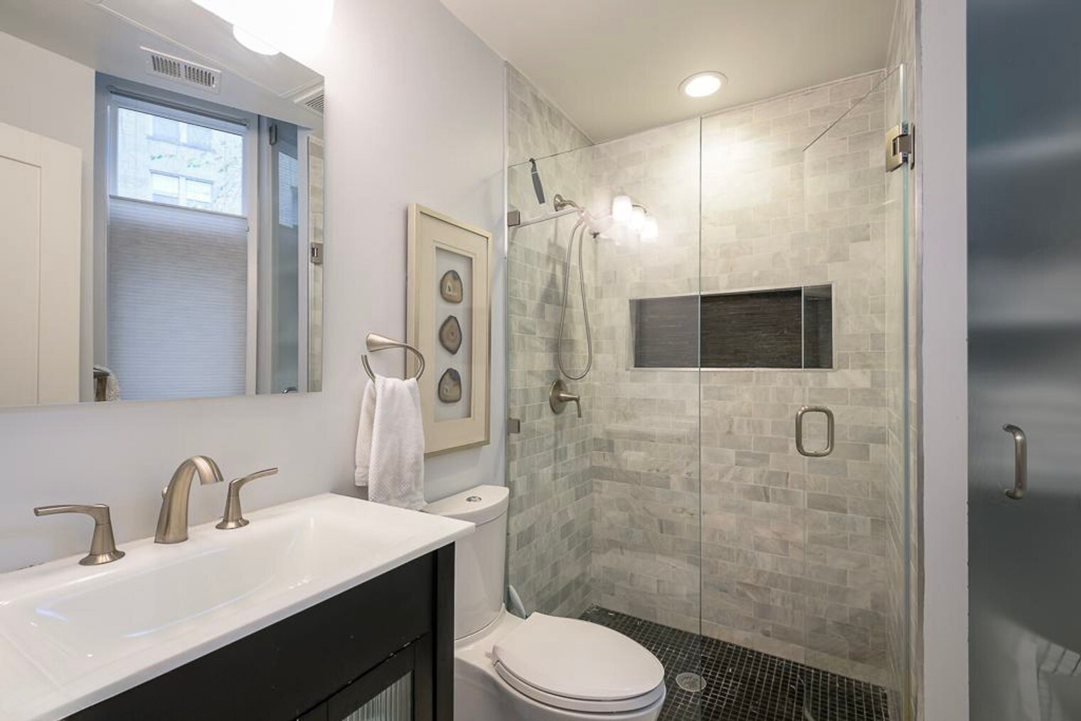 Building Photo - 1313 Vermont Ave NW