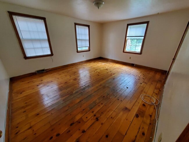 Building Photo - 277 Woodland Dr