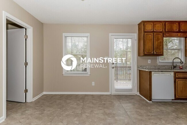 Building Photo - 3 Bedroom Pet-Friendly Home in Stockbridge, GA with Main Street Renewal