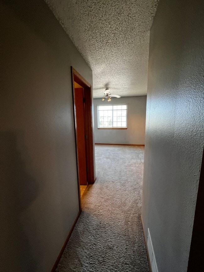 Building Photo - Adorable 2 Bedroom 2 Bath unit in the heart of North Liberty, IA!