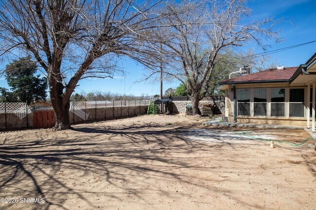 Building Photo - 3102 Hillsdale St