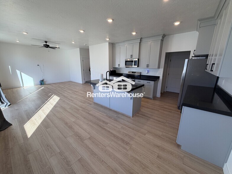 Building Photo - 3767 N Hannah St