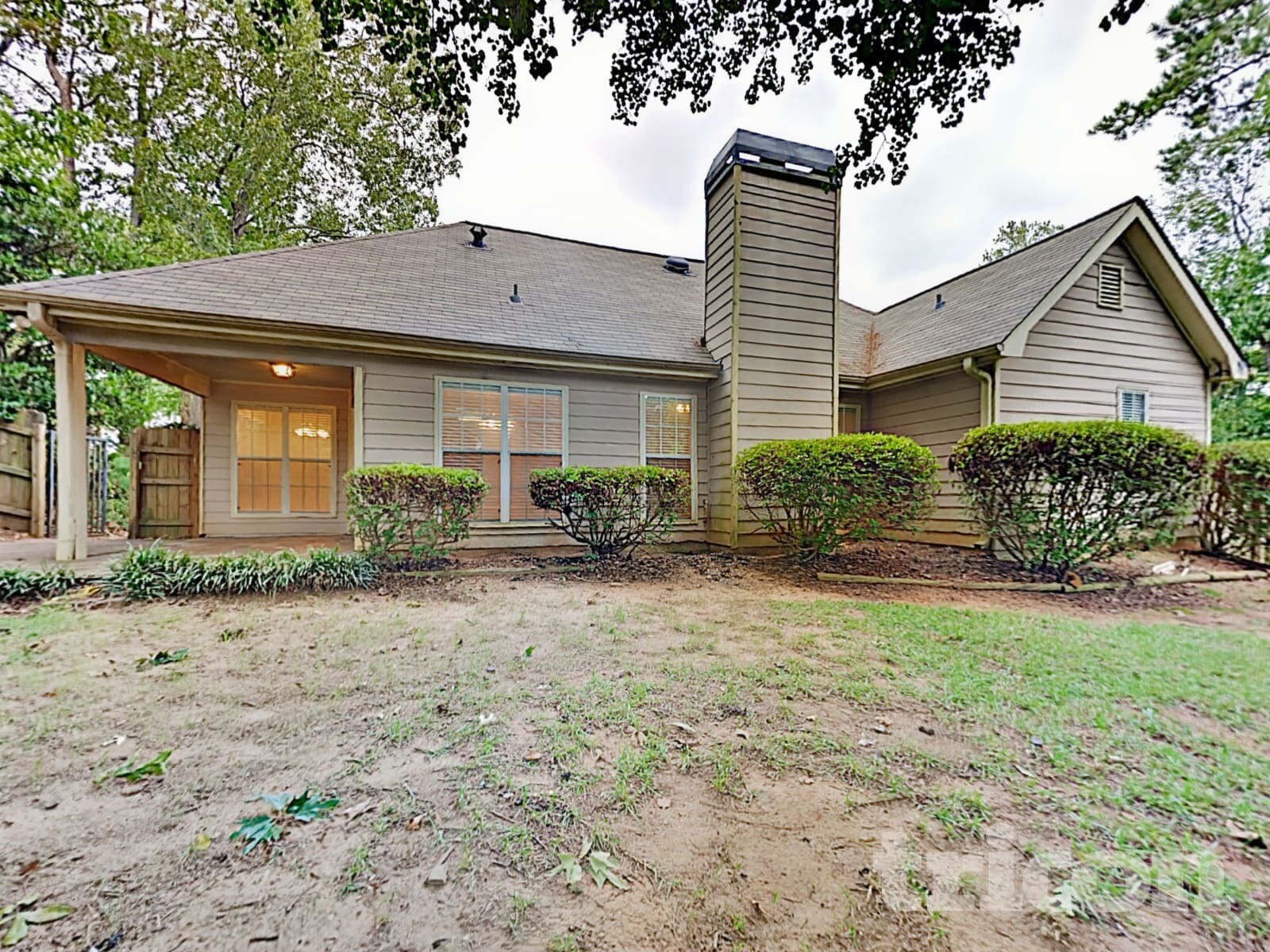 Building Photo - 555 Horseshoe Cir