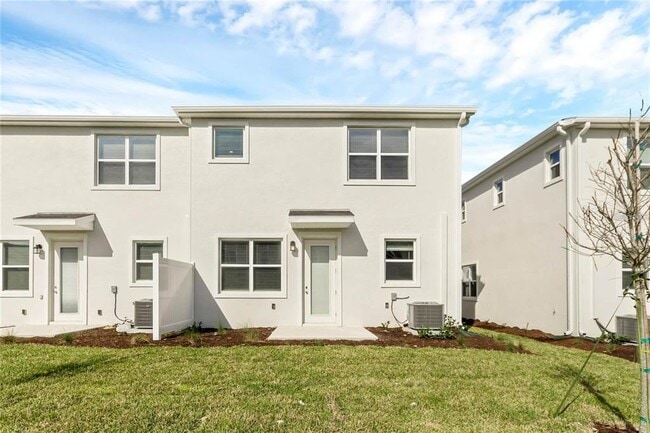 Building Photo - 353 Bogey Dr