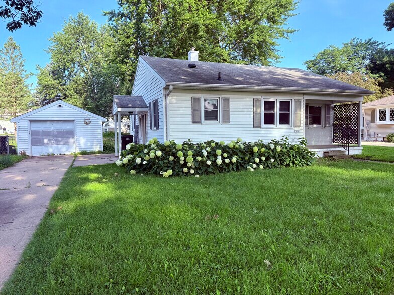 Front of house - 310 N Division St