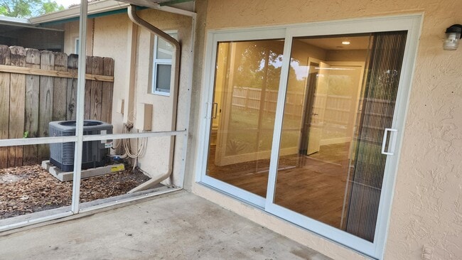Building Photo - 8783 SE Hobe Ridge Ave
