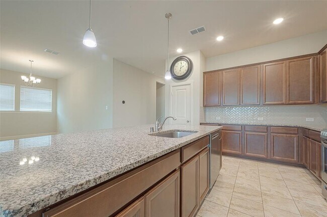 Building Photo - 402 Jolly Ginger Dr