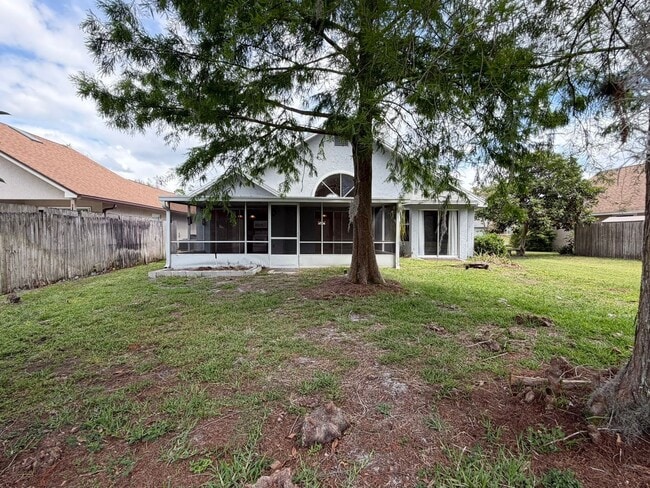 Building Photo - 625 Remington Oak Dr