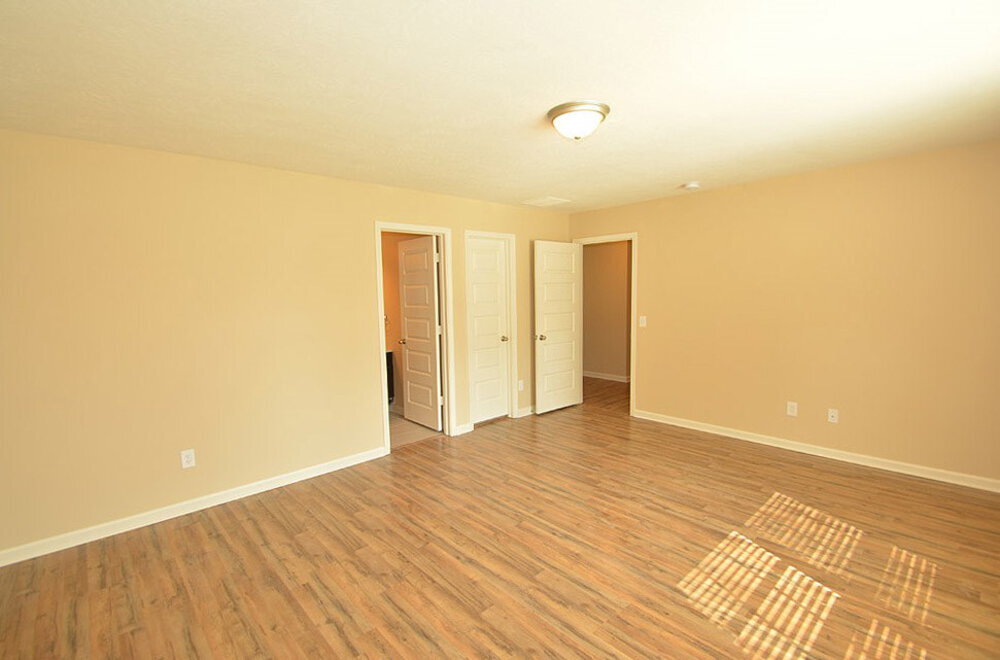 Building Photo - 4062 Magnolia Dr