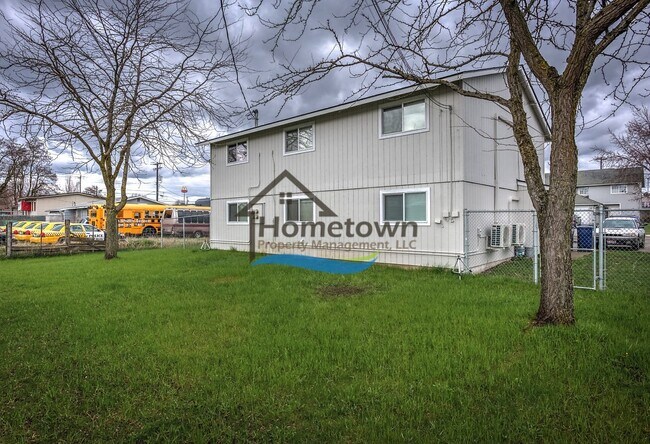 Building Photo - 110 E Borah Ave