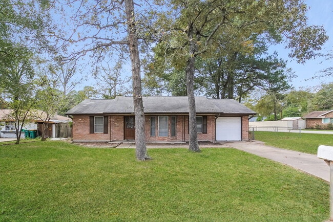 Building Photo - 200 Montrose Cir