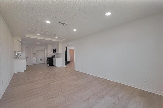 Building Photo - 6219 Canada Dr