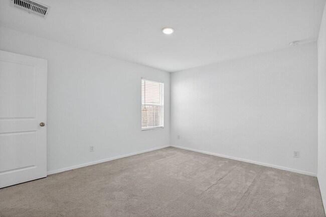 Building Photo - 4 Bedroom Single Family Home in New Caney