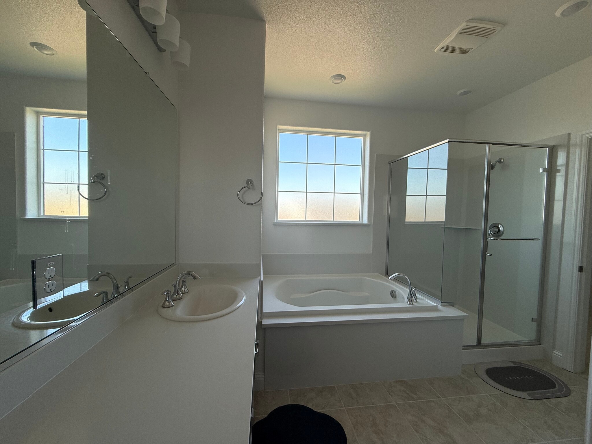 Building Photo - 3921 Mirecourt Cir