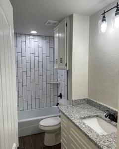 Guest bathroom - 4236 Ridgecrest Cir