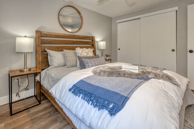 Interior Photo - 1341 Cook