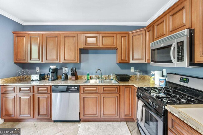 Building Photo - 4260 Beverly Ln NE