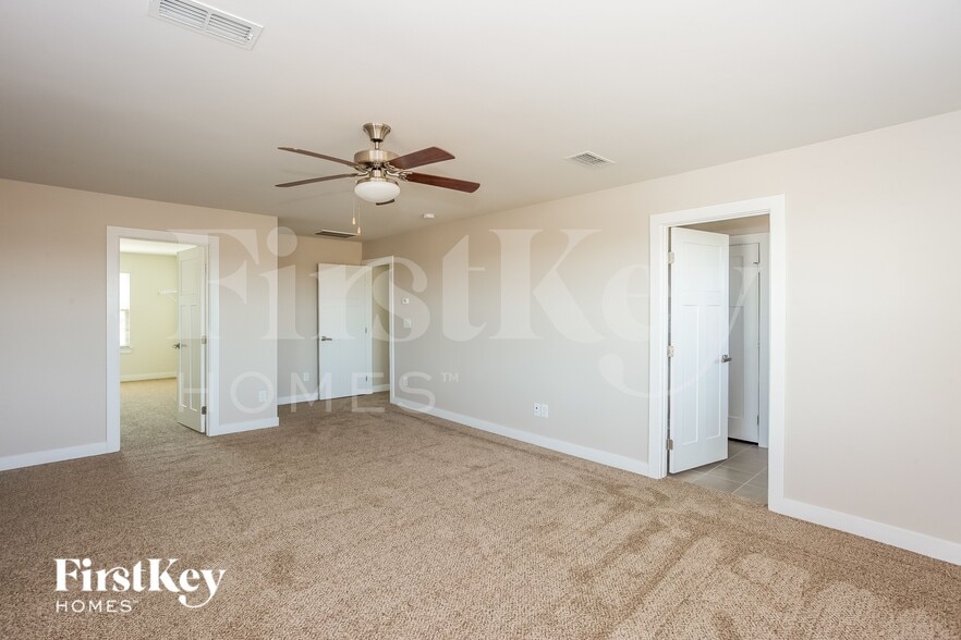 Building Photo - 1658 Scarbrough Cir SW