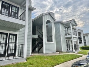 Building Photo - 2550 N Alafaya Trail
