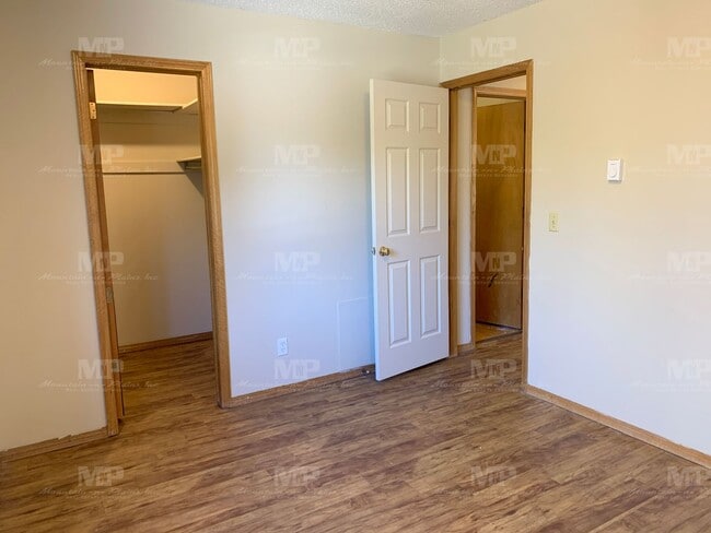 Building Photo - 531 Strachan Dr