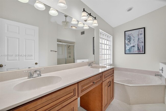 Building Photo - 10624 Plainview Cir