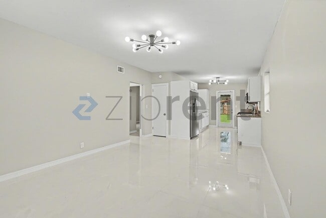 Building Photo - 1650 Jackson St