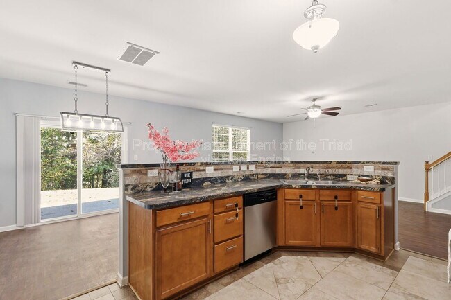 Building Photo - 5472 Shirley Jean Ct