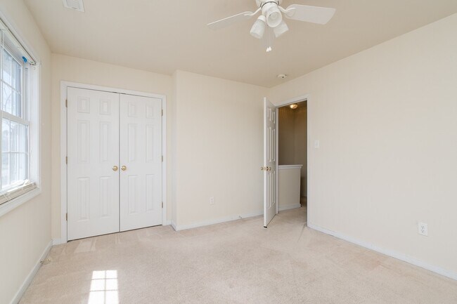 Building Photo - 3BR/2.5BA Home in Lakeside — Minutes to Bryan Park — $2,295/mo!