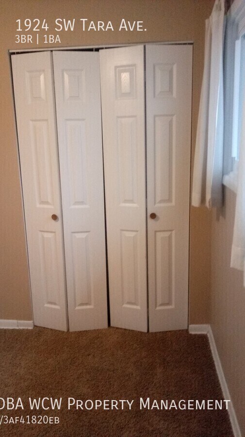 Building Photo - 1924 SW Tara Ave