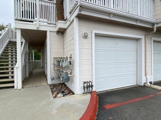 Building Photo - Bright 2 Bedroom Condo in Oceanside!
