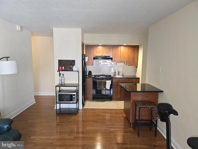 Building Photo - 2101 Chestnut St