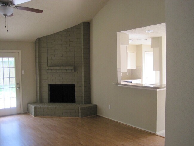 Building Photo - 6822 Harpers Dr