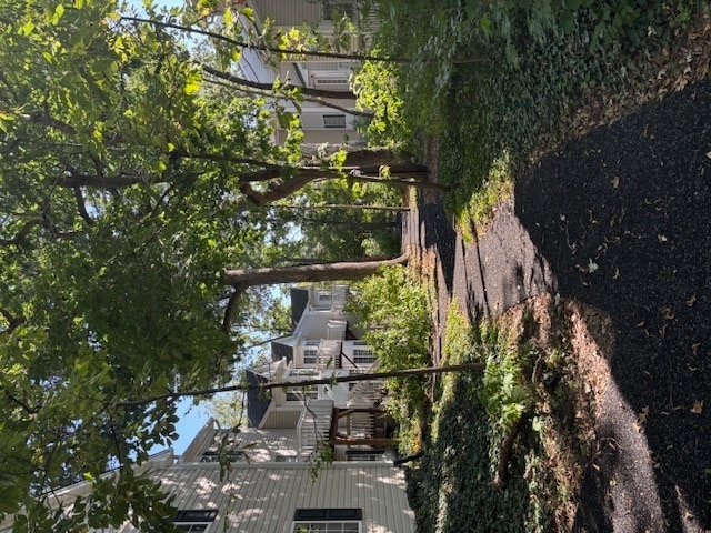 Building Photo - 301 W Treehouse Ln
