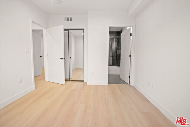 Building Photo - 1707 Burnside Ave