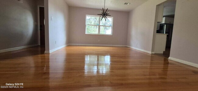 Building Photo - 6117 Clifton Ave