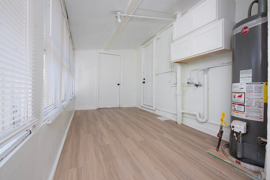 Building Photo - 422 E Eufaula St