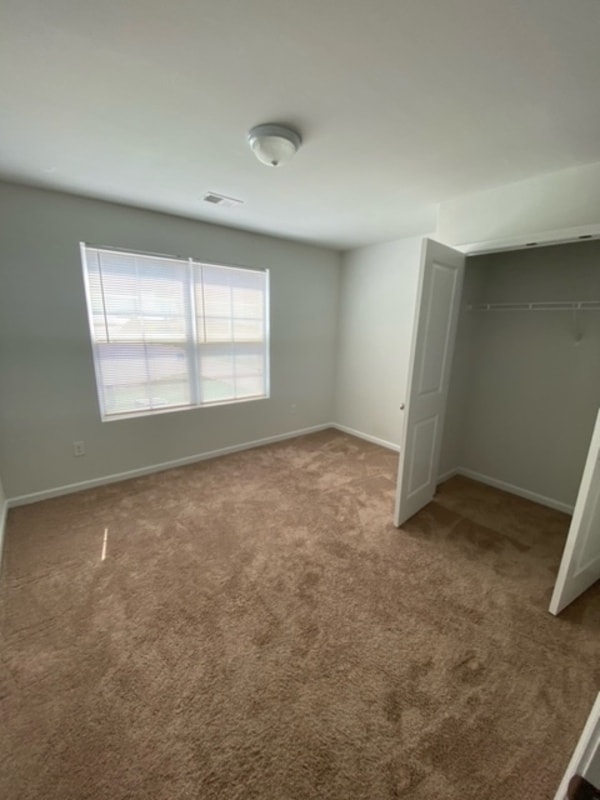 Building Photo - 811 Millsgrove Ct